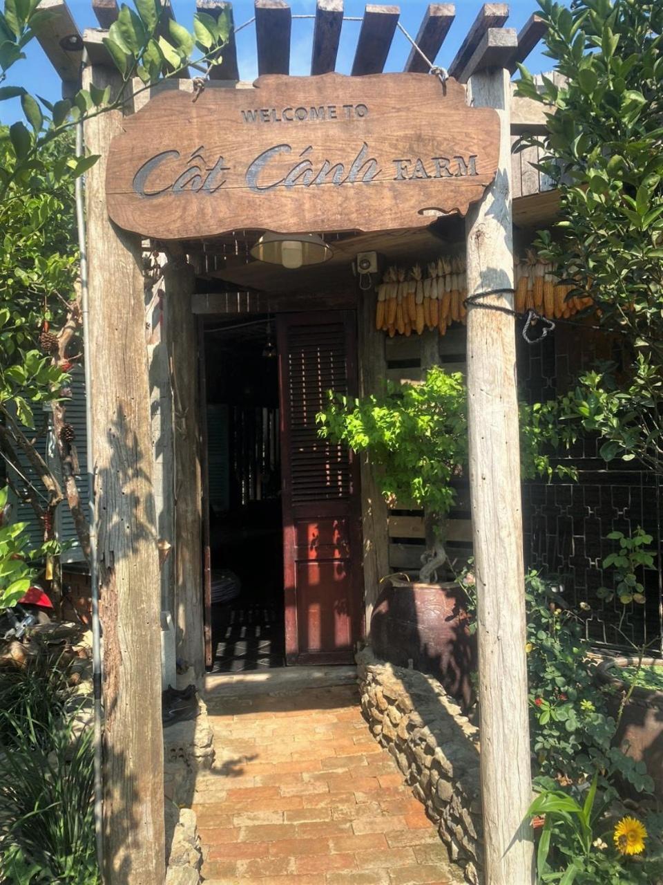 Cat Canh Farm
